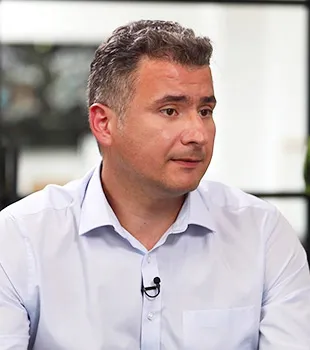 Dr. Victor  Titirez  
Chirurgie mamară Oncoplastică și Reconstructivă
