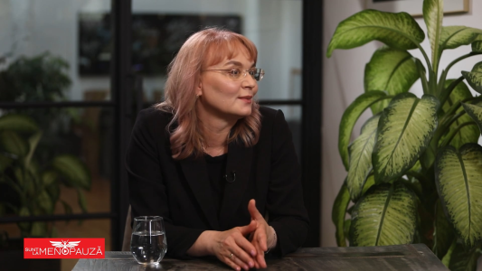 Dr. Diana  Plăcintescu 
Dermatologie clinică
Laser
Dermatologie estetică

 