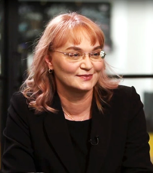 Dr. Diana  Plăcintescu 
Dermatologie clinică
Laser
Dermatologie estetică

 