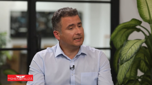 Dr. Victor  Titirez  
Chirurgie mamară Oncoplastică și Reconstructivă
