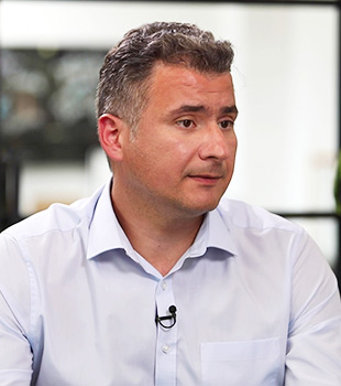 Dr. Victor  Titirez  
Chirurgie mamară Oncoplastică și Reconstructivă
