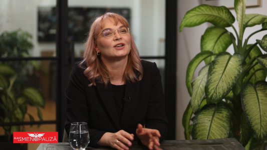 Dr. Diana  Plăcintescu 
Dermatologie clinică
Laser
Dermatologie estetică

 